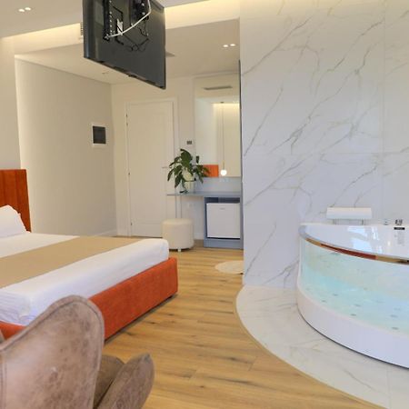 Hotel Strora Sarandë Esterno foto