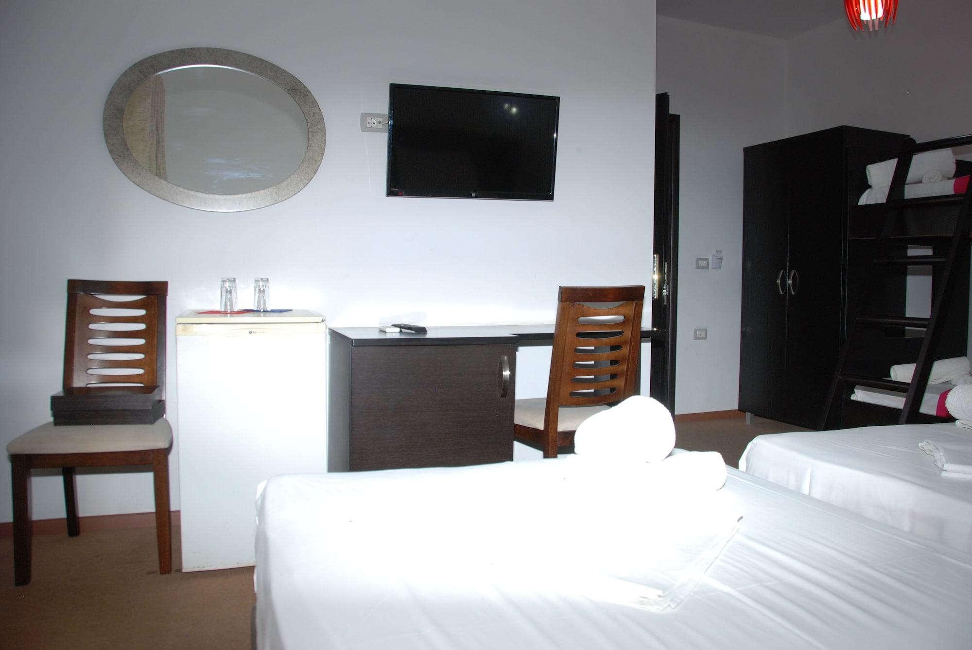 Hotel Strora Sarandë Esterno foto