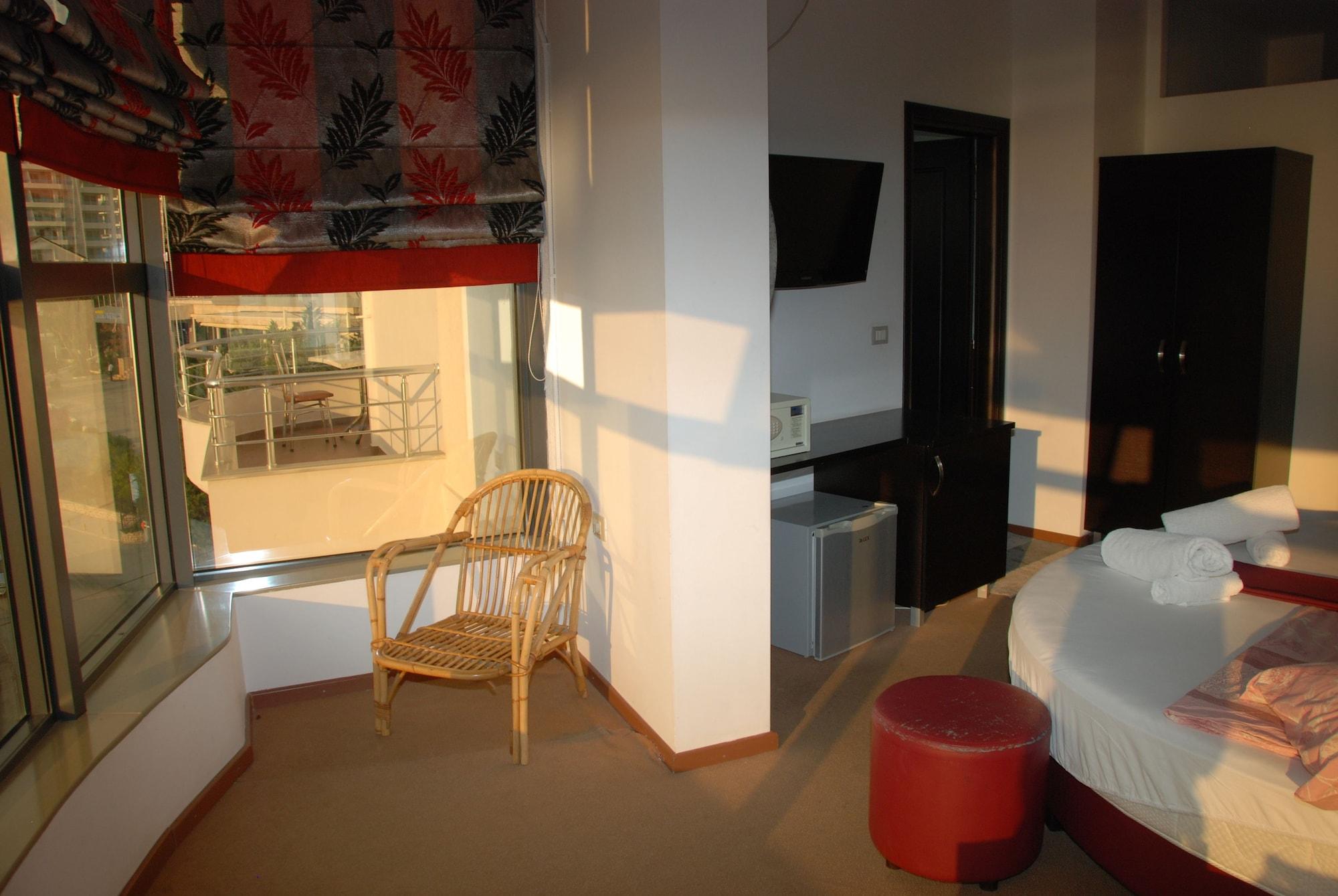 Hotel Strora Sarandë Esterno foto