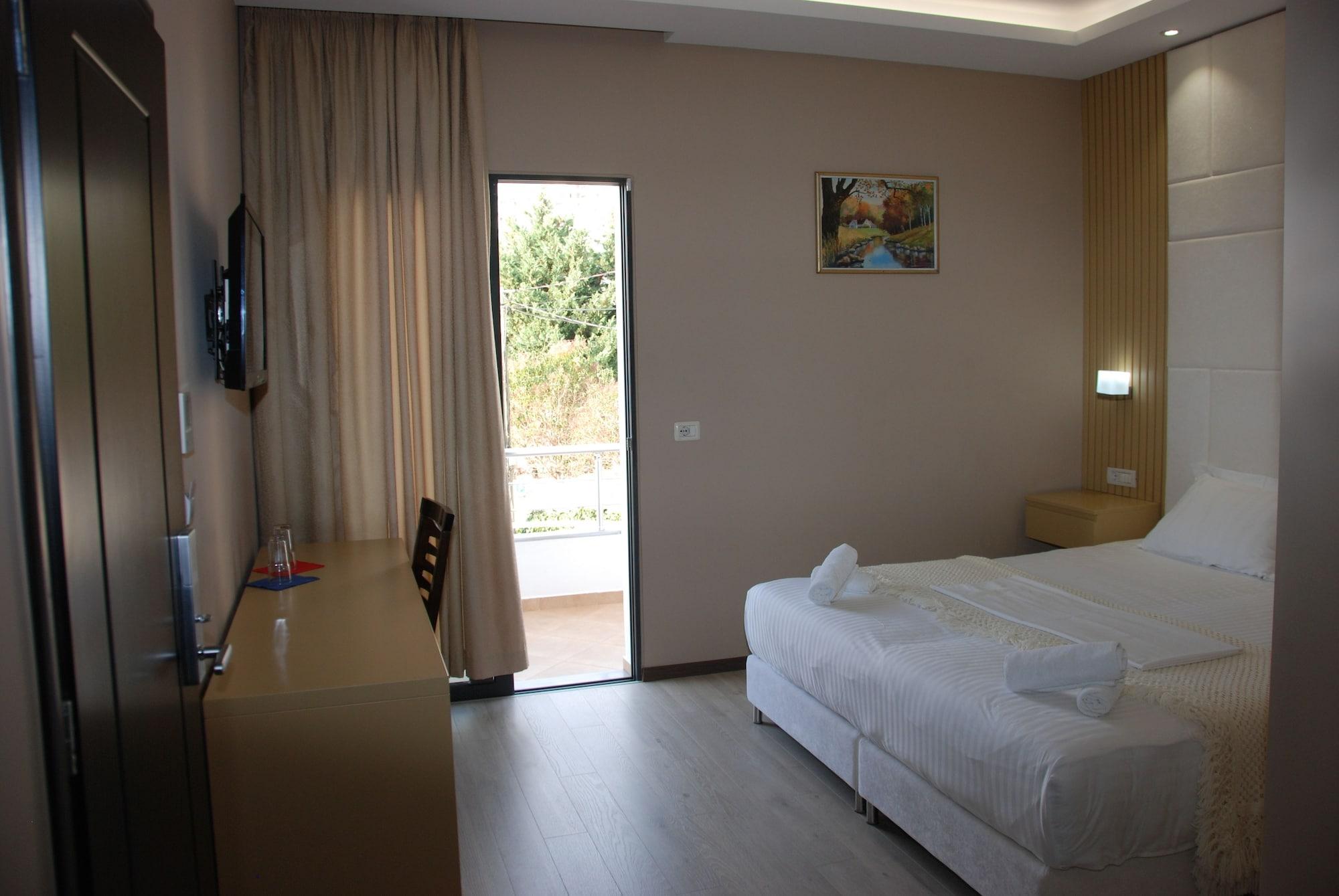 Hotel Strora Sarandë Esterno foto