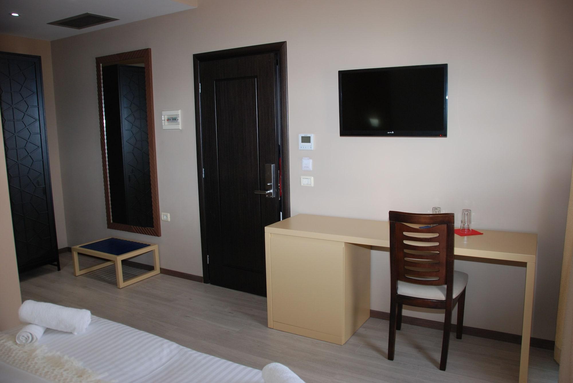 Hotel Strora Sarandë Esterno foto