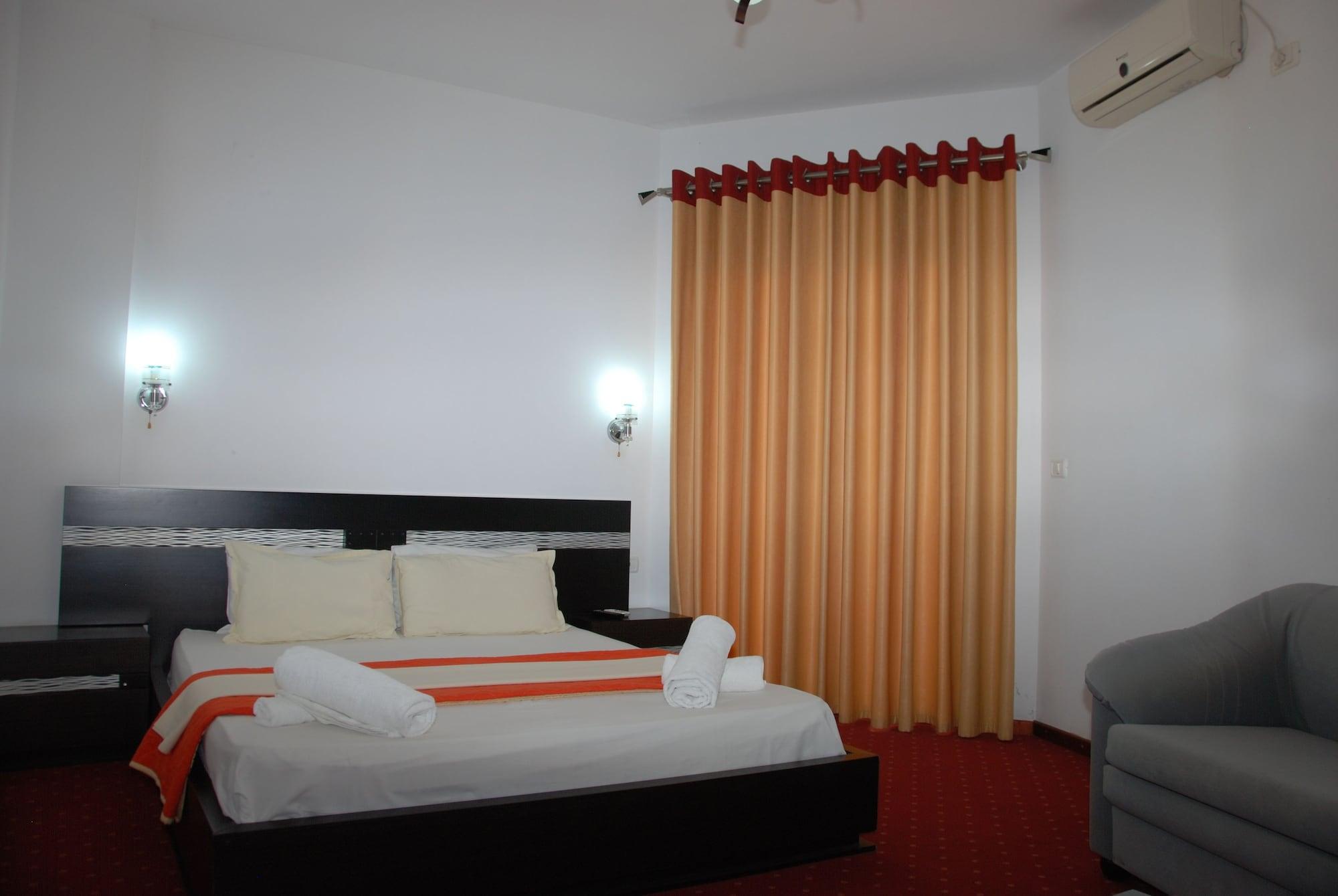 Hotel Strora Sarandë Esterno foto