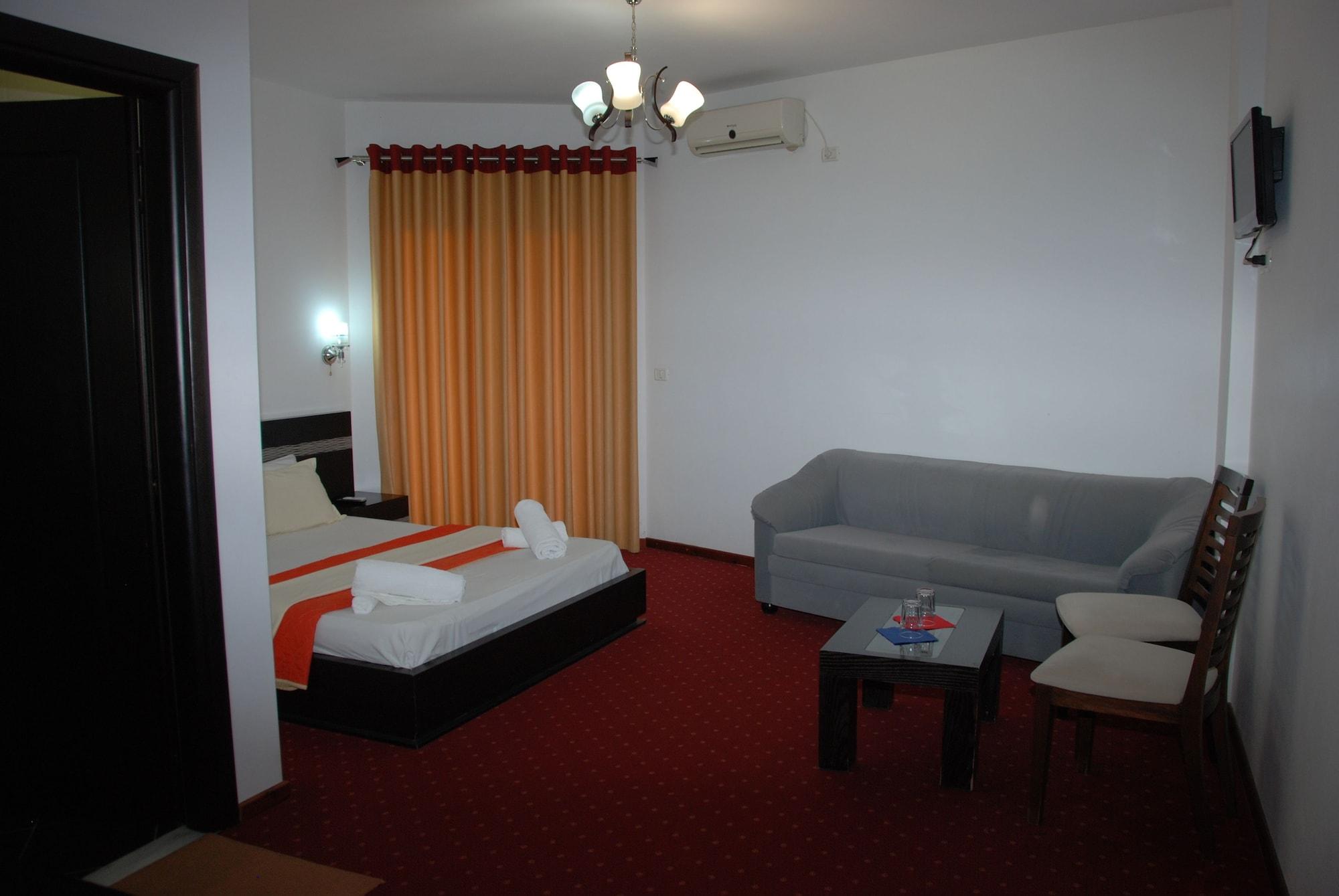 Hotel Strora Sarandë Esterno foto