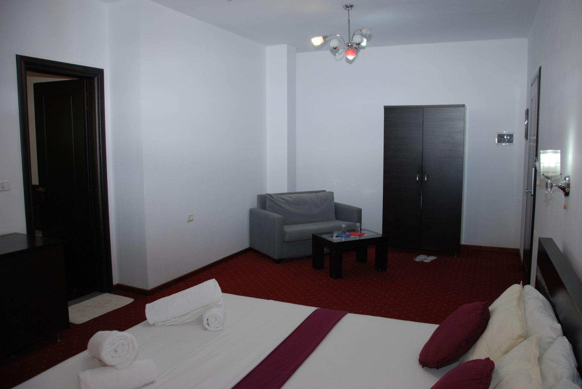 Hotel Strora Sarandë Esterno foto