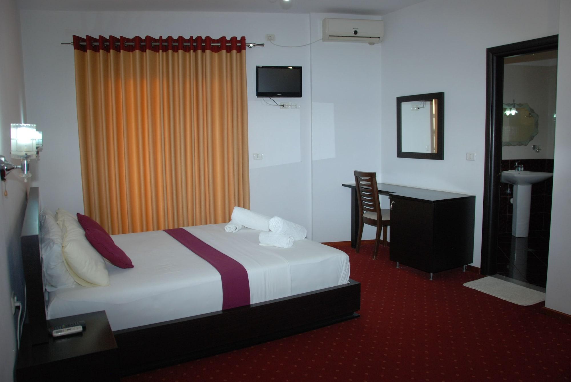 Hotel Strora Sarandë Esterno foto