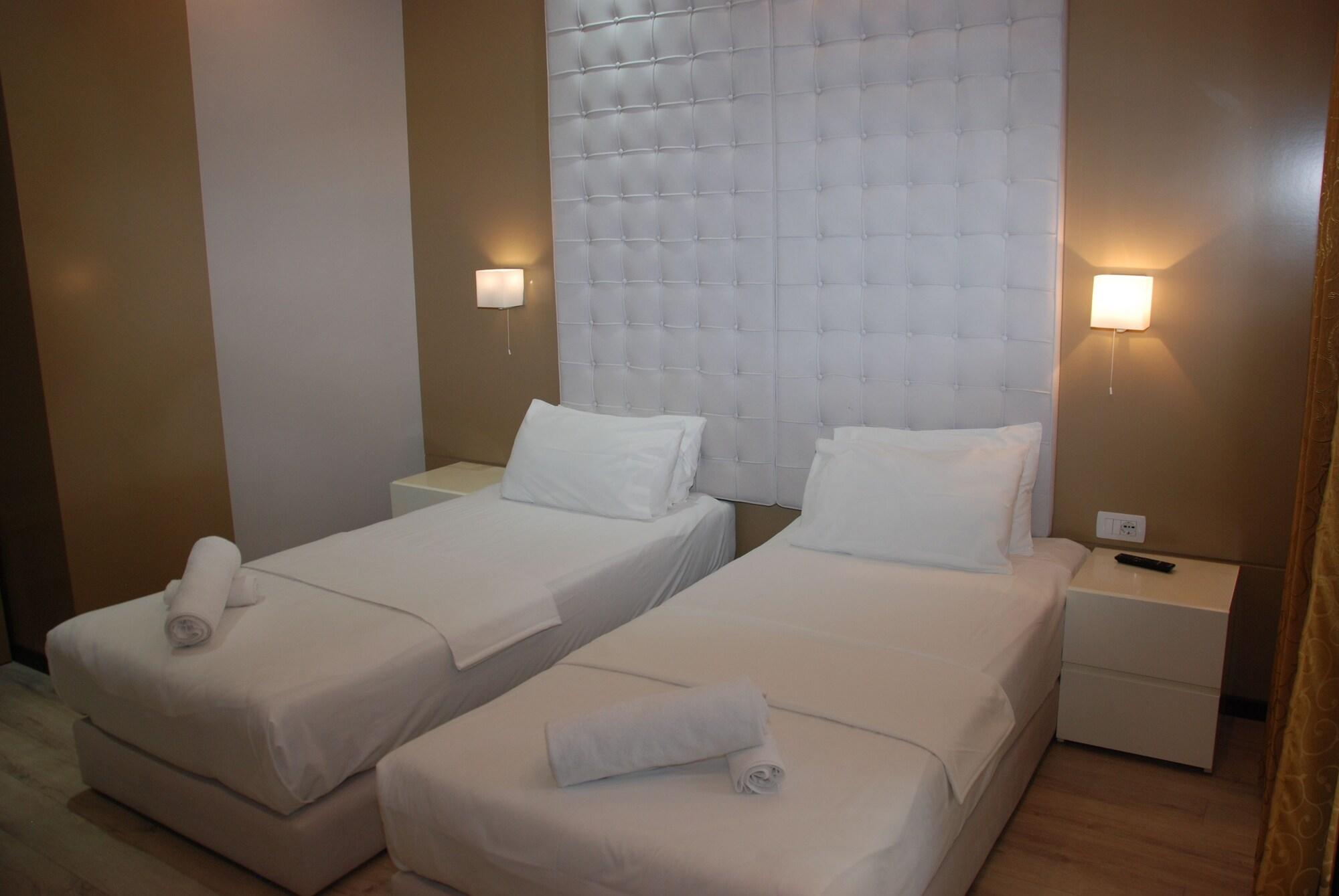 Hotel Strora Sarandë Esterno foto