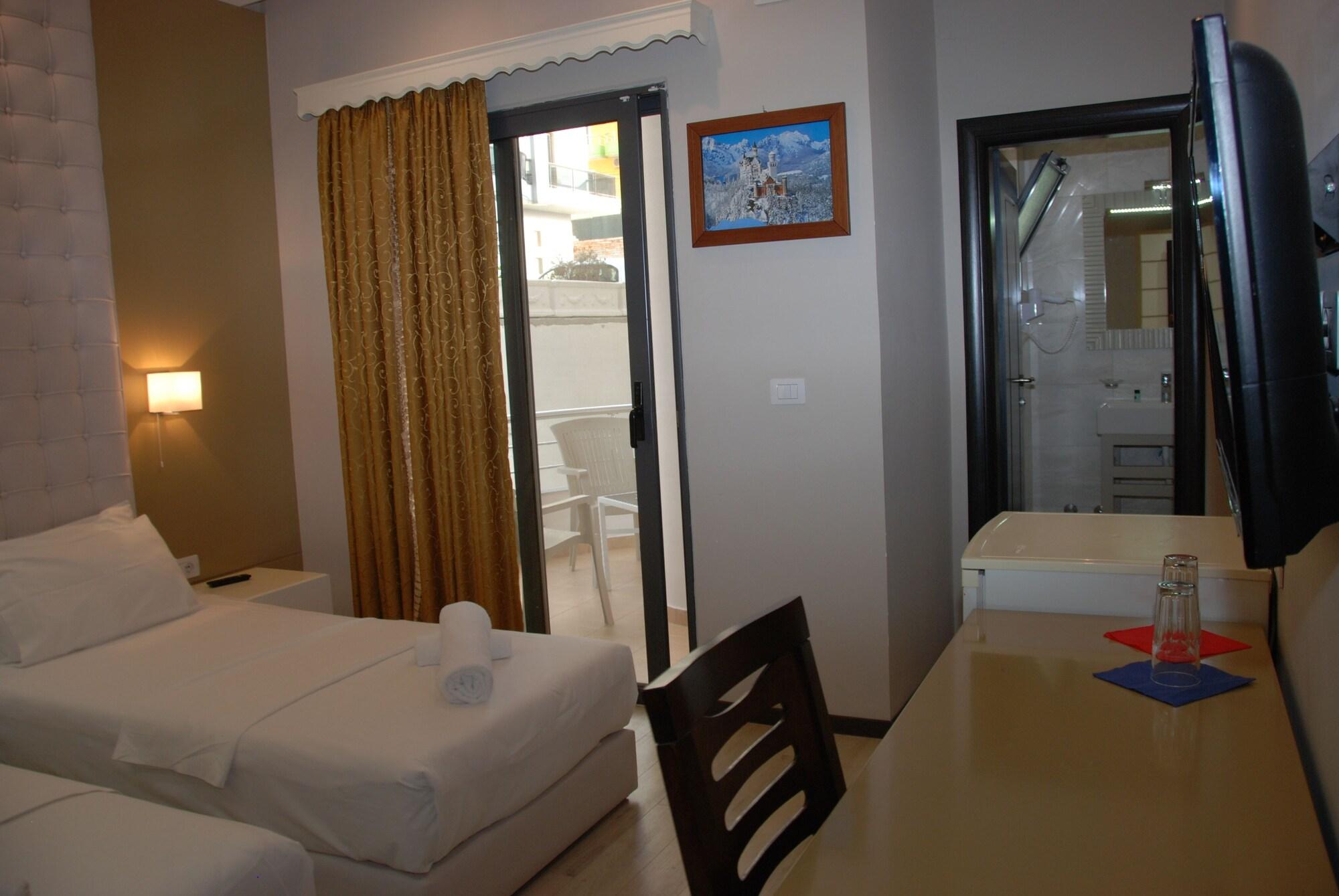 Hotel Strora Sarandë Esterno foto