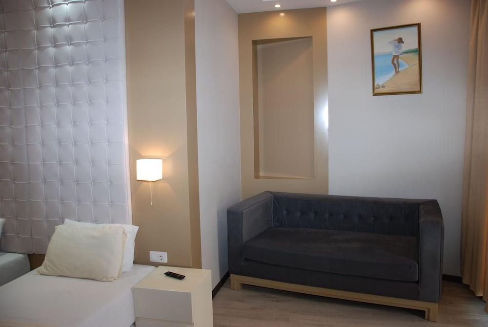 Hotel Strora Sarandë Esterno foto