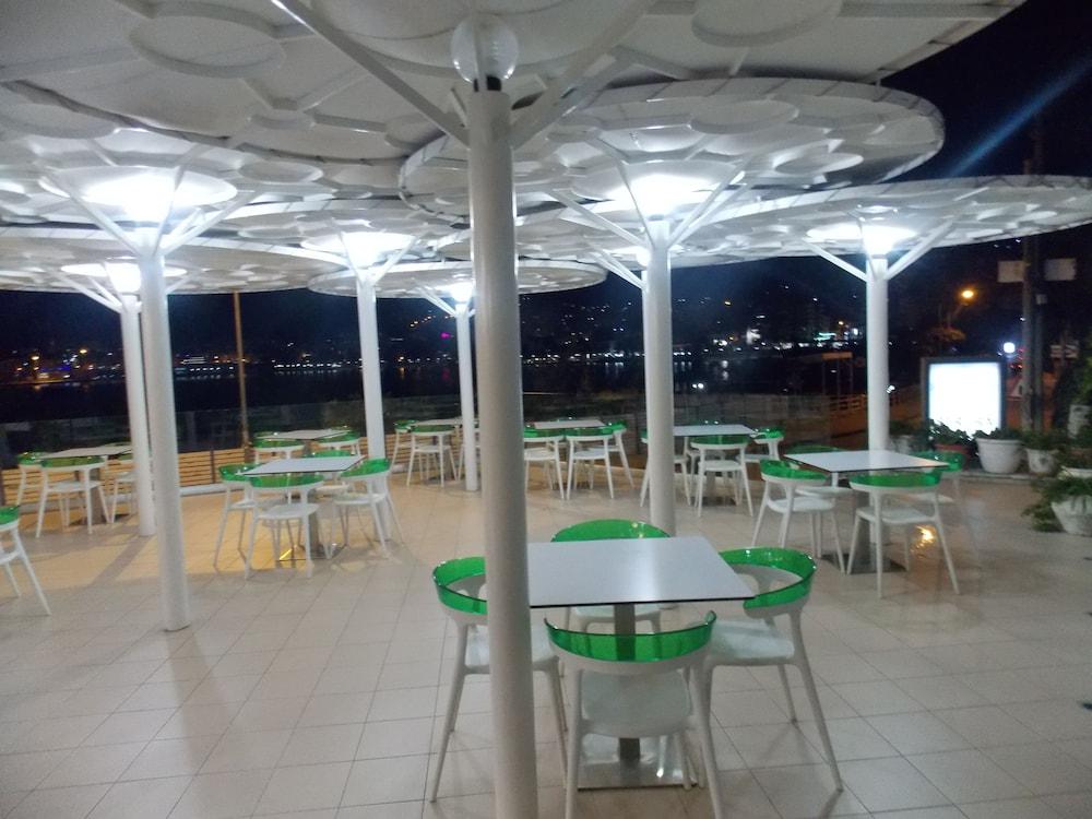 Hotel Strora Sarandë Esterno foto