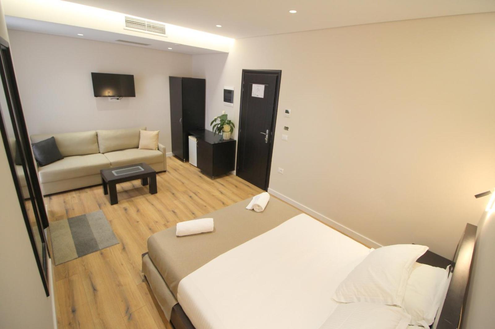 Hotel Strora Sarandë Esterno foto