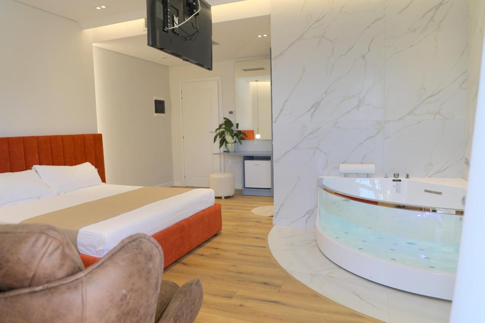 Hotel Strora Sarandë Esterno foto