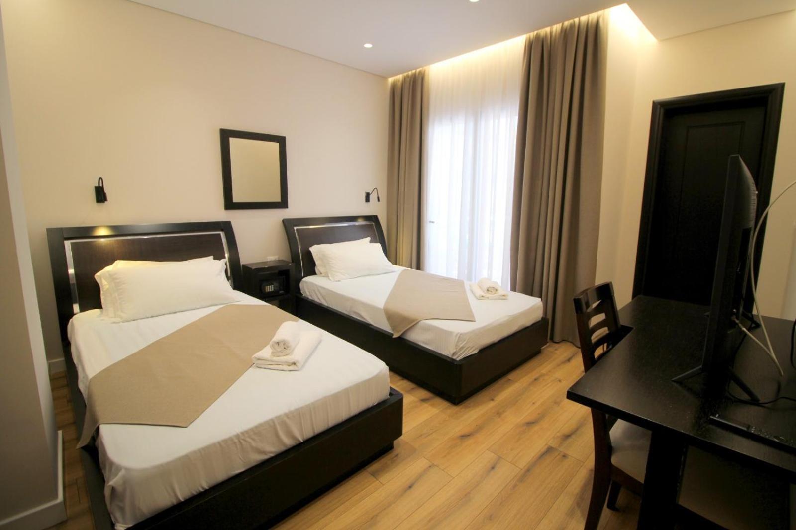 Hotel Strora Sarandë Esterno foto