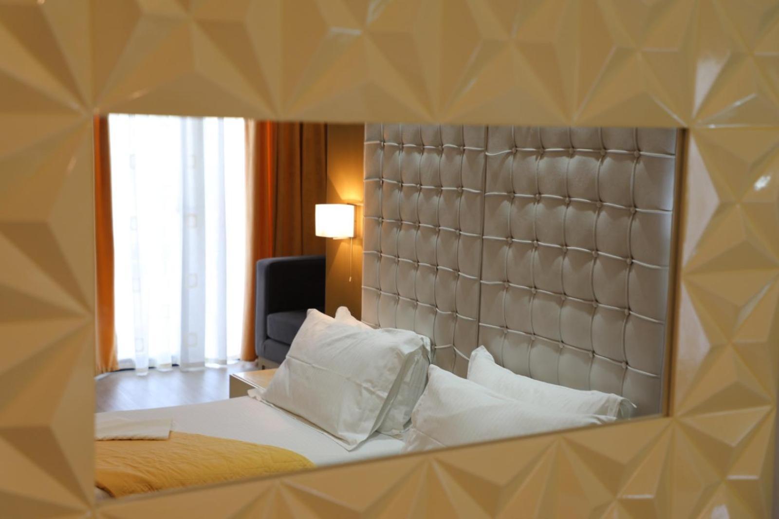 Hotel Strora Sarandë Esterno foto