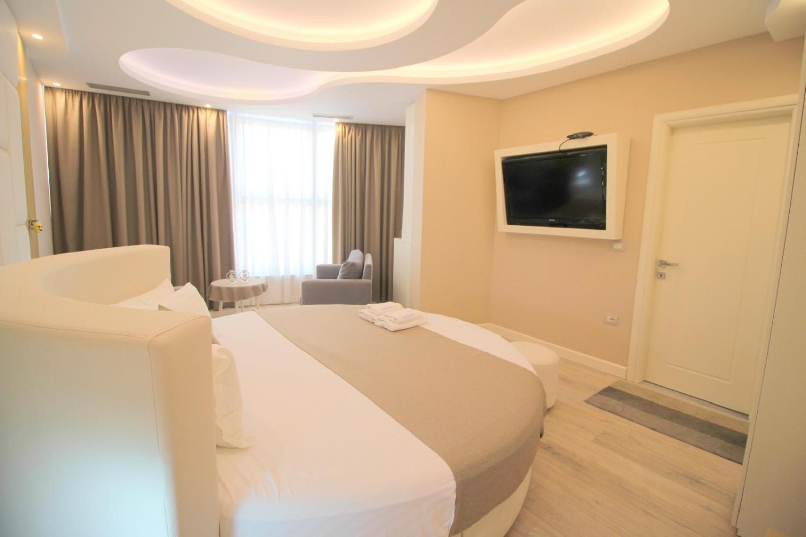 Hotel Strora Sarandë Esterno foto