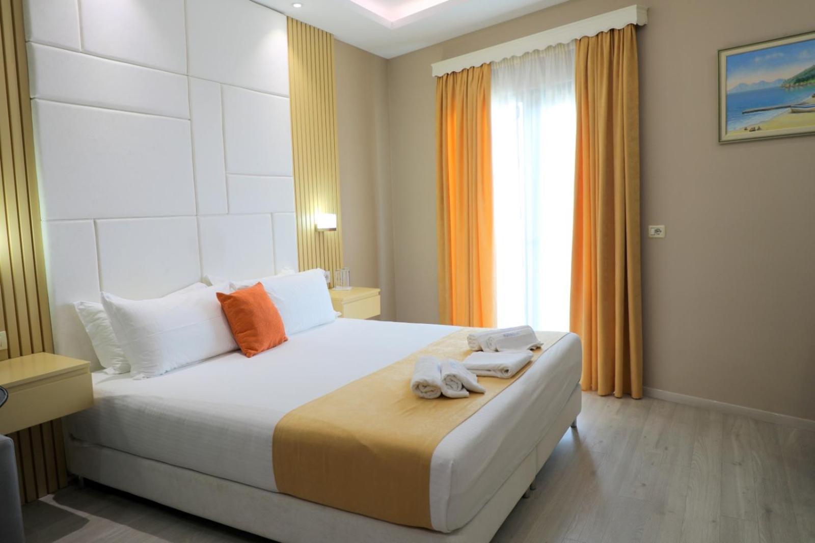 Hotel Strora Sarandë Esterno foto
