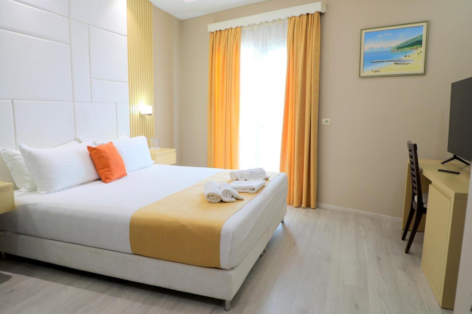 Hotel Strora Sarandë Esterno foto