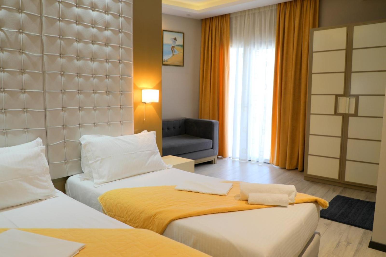 Hotel Strora Sarandë Esterno foto